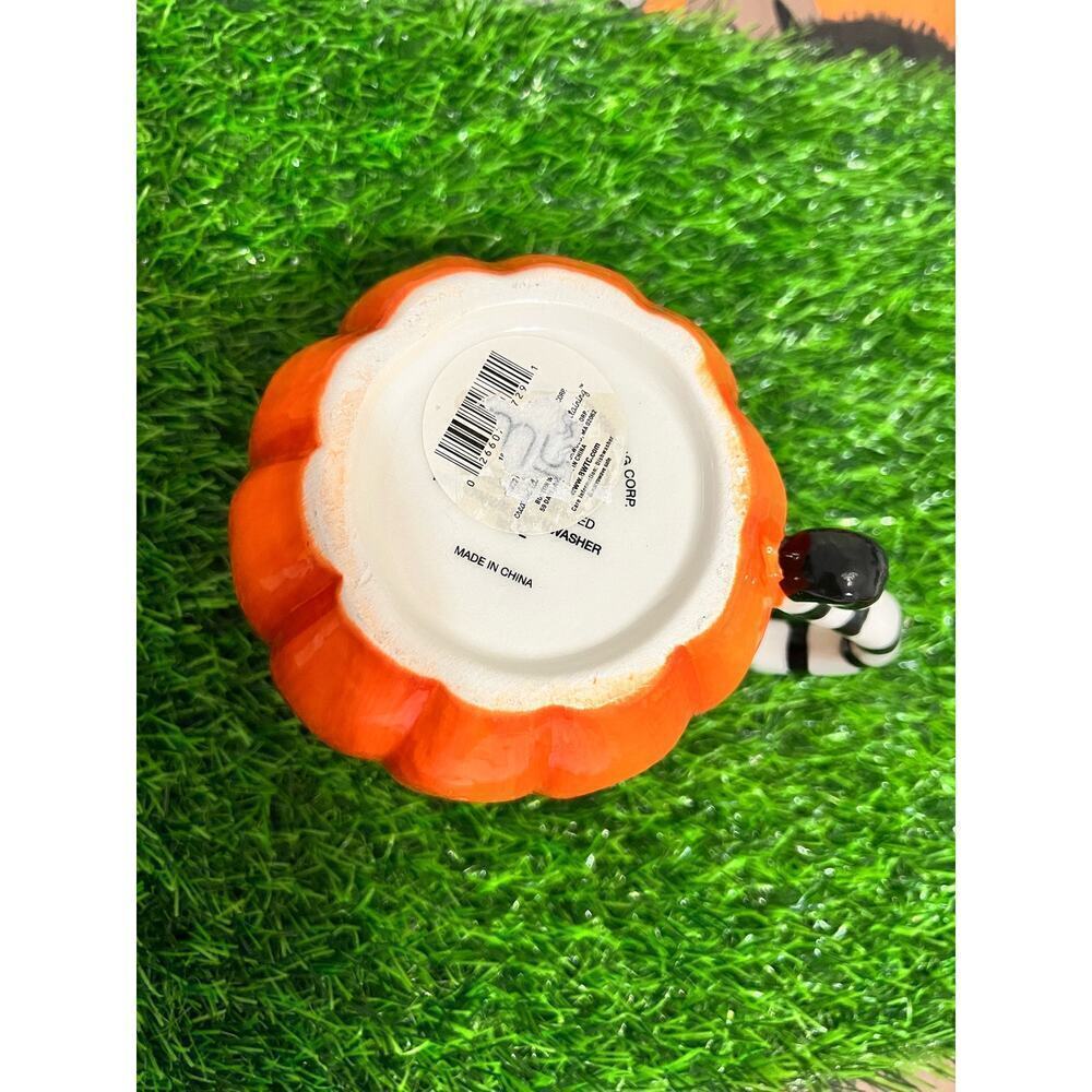 Halloween Pumpkin Mug Beetlejuice Striped Handle‎ - Picture 3 of 3